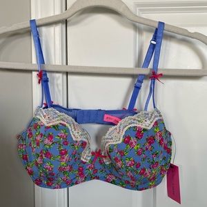 NWT Betsey Johnson Bra